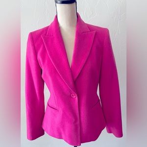 💗Hi Barbie! Here’s your Hot pink wool & cashmere blazer. 💕💕💕